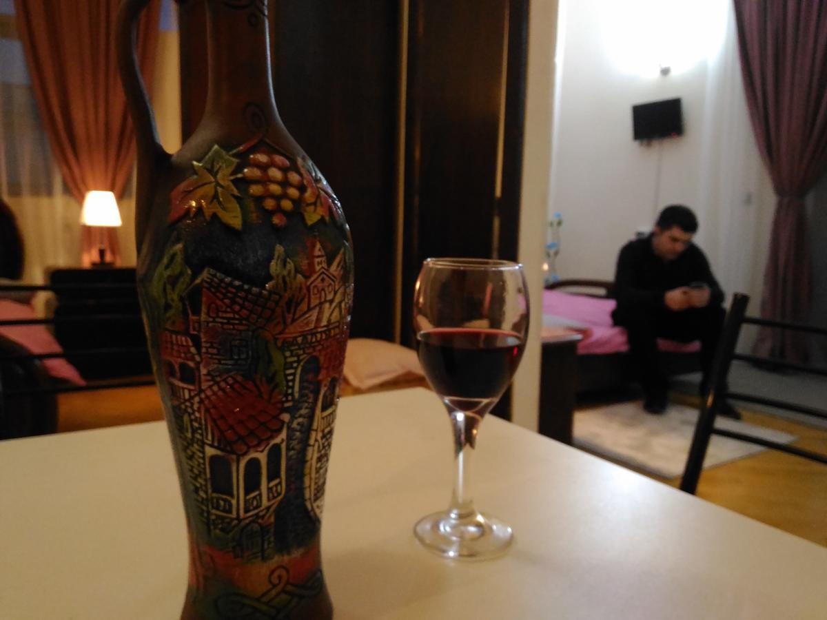 Jasmine Mini Hotel Tbilisi Eksteriør bilde
