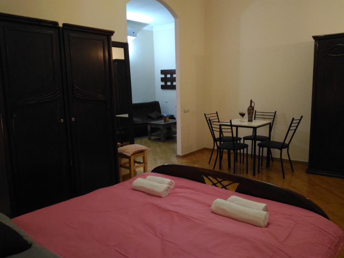 Jasmine Mini Hotel Tbilisi Eksteriør bilde